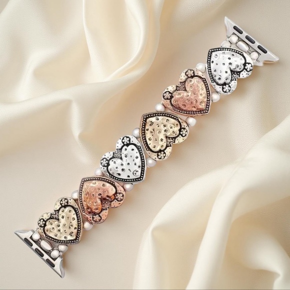 Heart-Shaped Carved Pattern Elastic Chain for Apple Watch 38MM 40MM 41MM - Picture 1 of 4